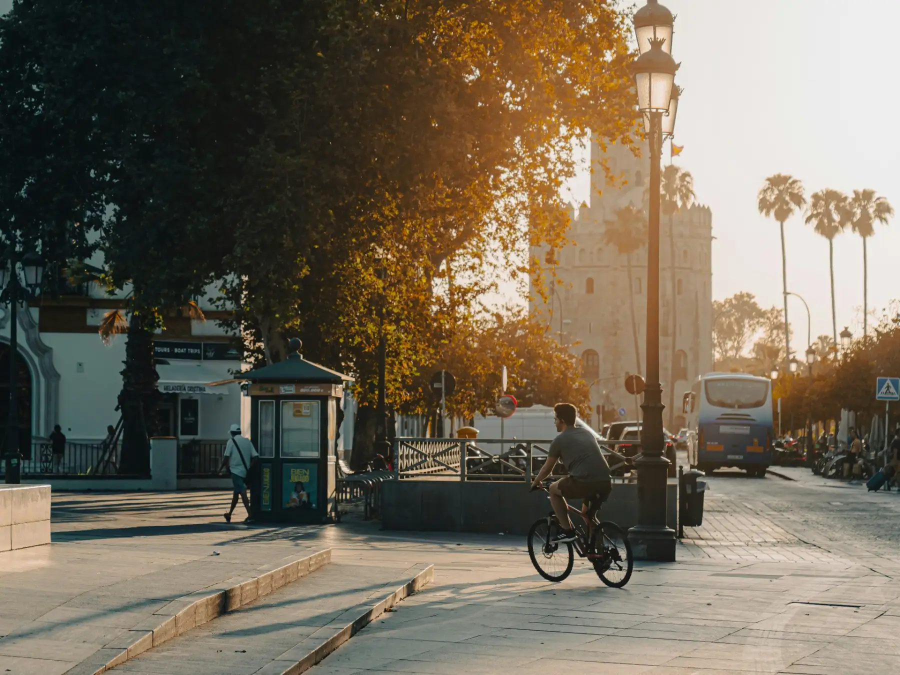 Seville private e-bike tour along the Guadalquivir